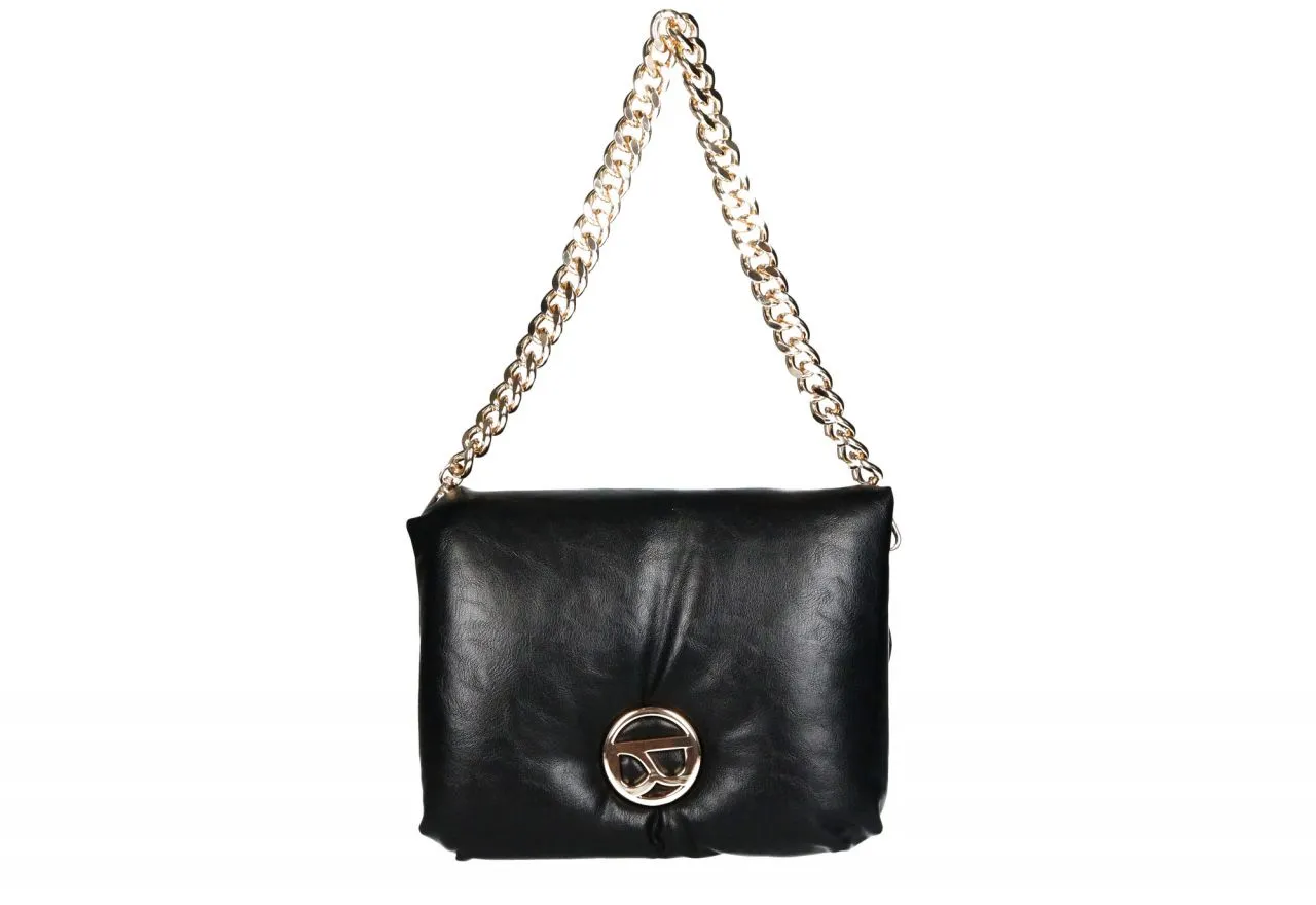 Bolso Negro Solapa Grande Adorno Metal Oro