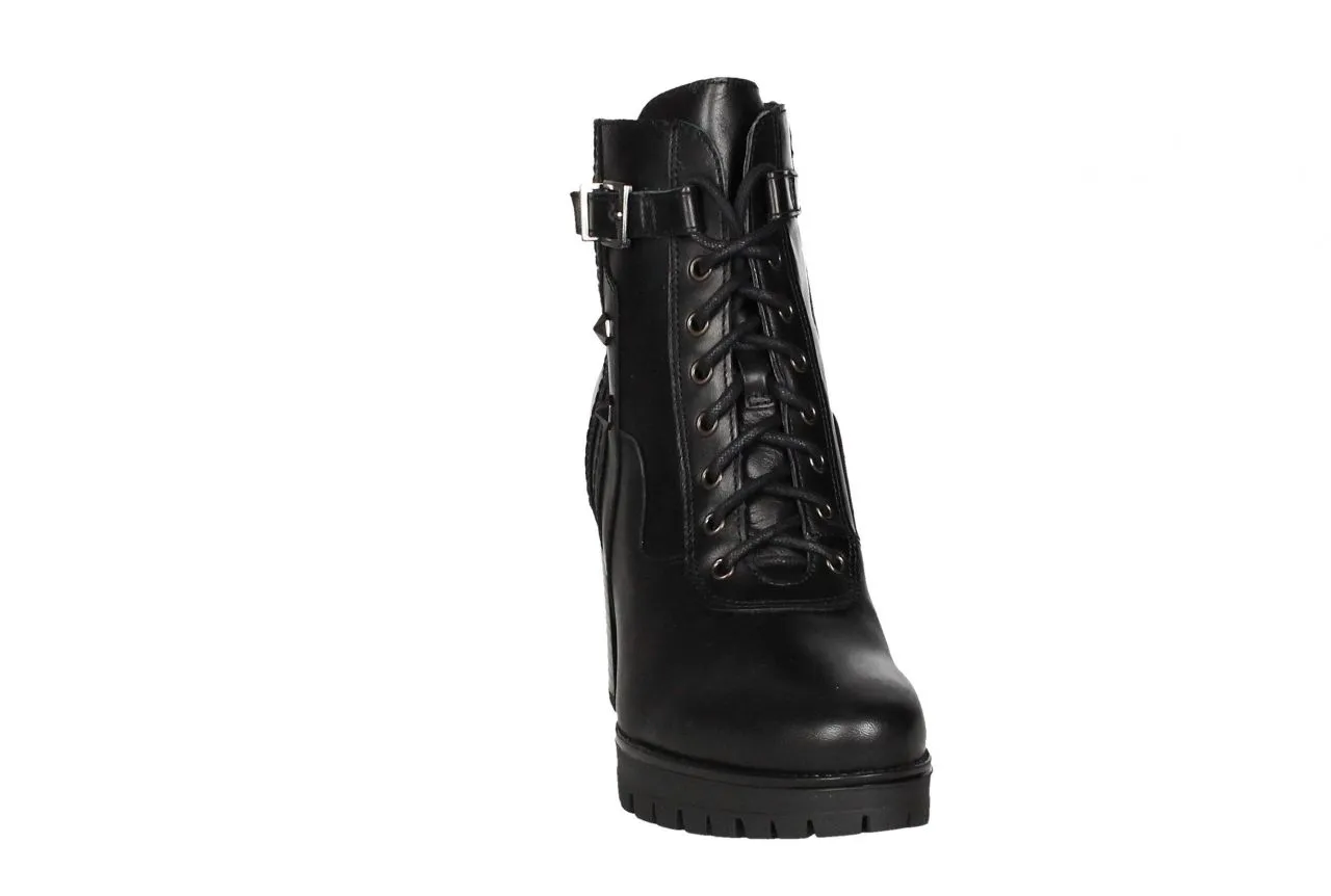 Bota Cordon Piel Negro Hebilla Lateral y 2 Tachas