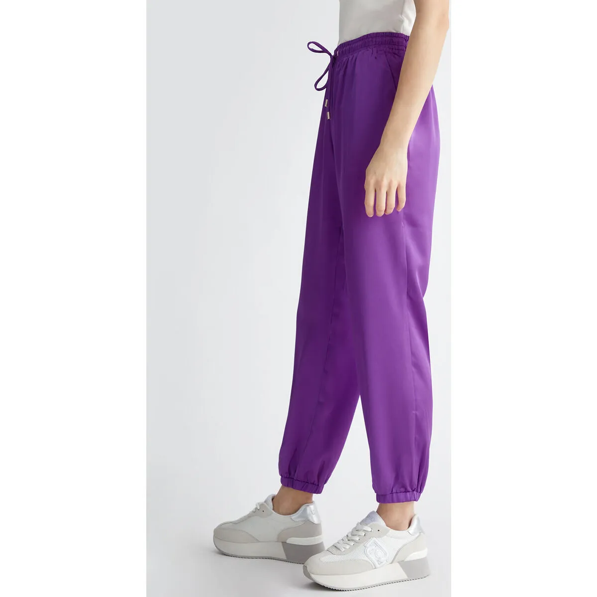 Pantalón de chándal violeta de raso